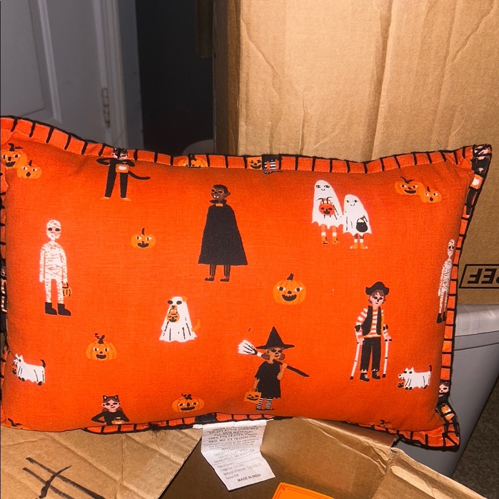 Halloween pillow NEW